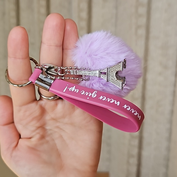 NWOT "Never Give Up!" Keychain with Eiffel Tower Charm and Heart Pom Pom. - Picture 1 of 5